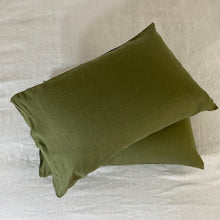 Load image into Gallery viewer, Moss Linen Pillowcases Pair
